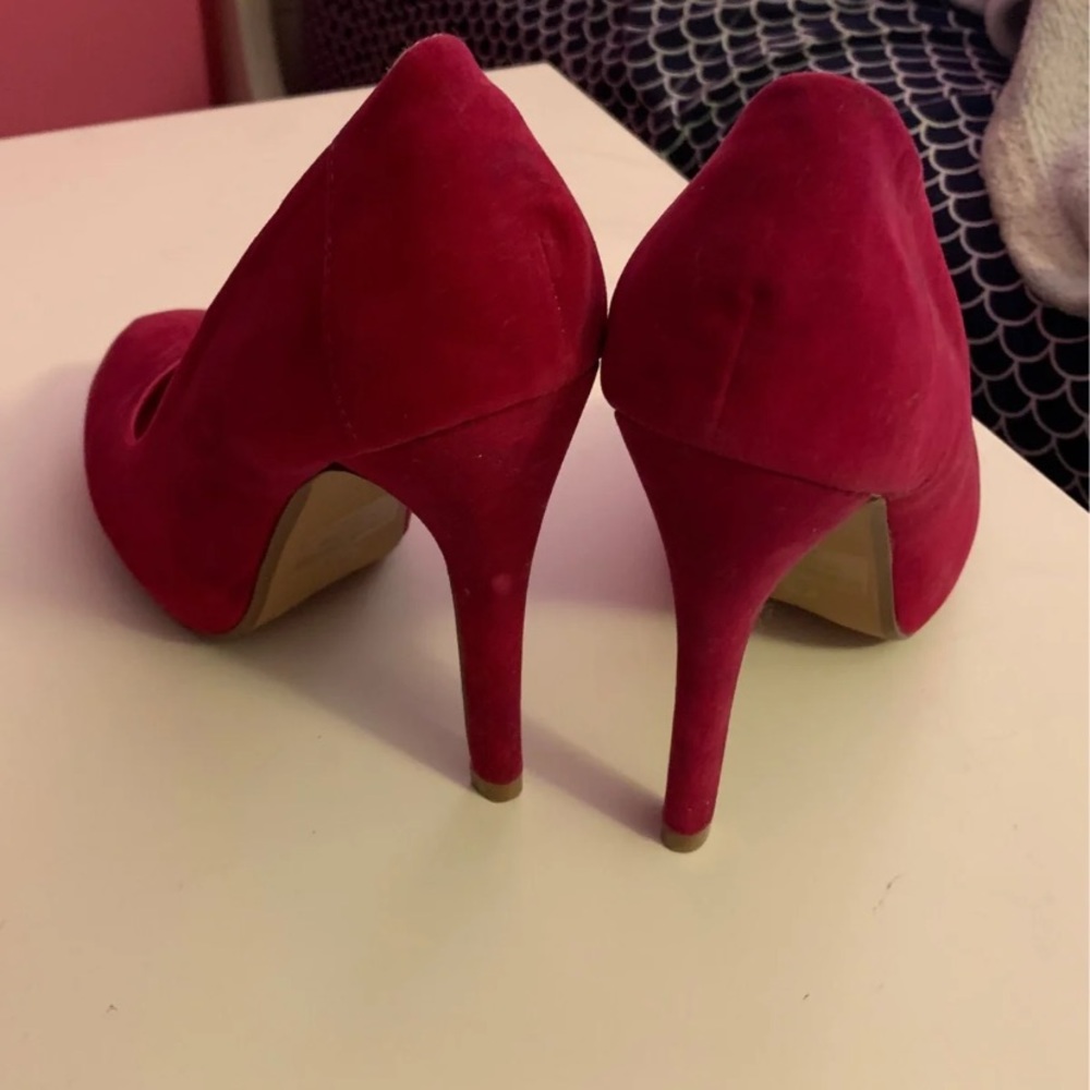 Heels - Picture 3 of 4